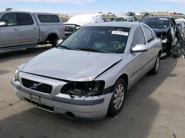 YV1RS61R122157491 - 2002 VOLVO S60 SILVER photo 2