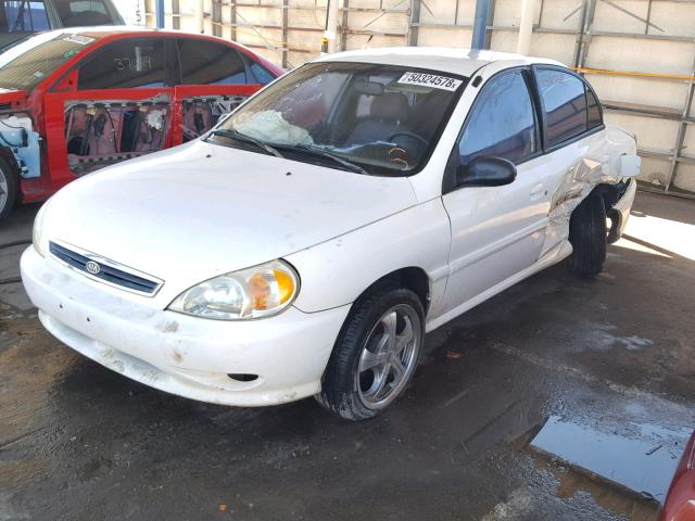 KNADC123826193873 - 2002 KIA RIO WHITE photo 2