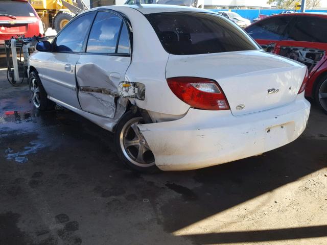 KNADC123826193873 - 2002 KIA RIO WHITE photo 3