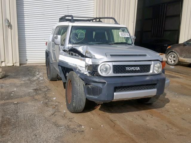 JTEZU11F570018889 - 2007 TOYOTA FJ CRUISER SILVER photo 1