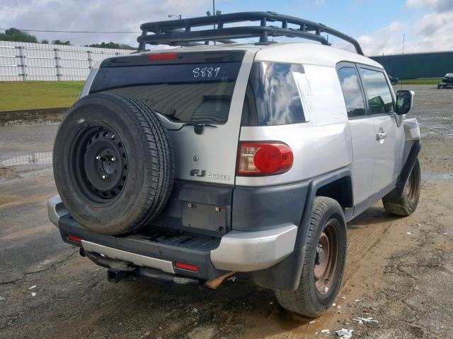 JTEZU11F570018889 - 2007 TOYOTA FJ CRUISER SILVER photo 4