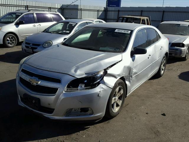 1G11B5SA2DF243595 - 2013 CHEVROLET MALIBU LS 银色 照片 2