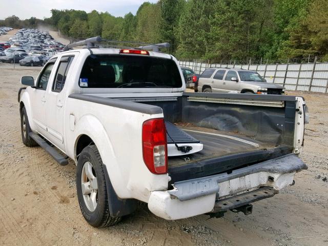 1N6AD09U47C466583 - 2007 NISSAN FRONTIER C WHITE photo 3