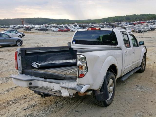 1N6AD09U47C466583 - 2007 NISSAN FRONTIER C WHITE photo 4