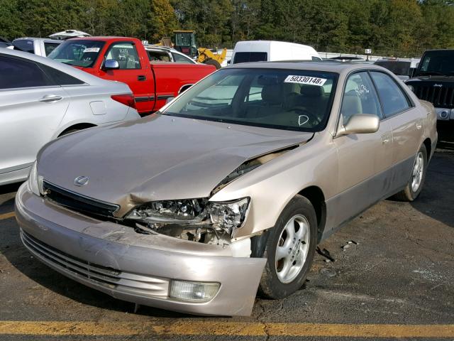 JT8BF28G1W0141753 - 1998 LEXUS ES 300 GOLD photo 2