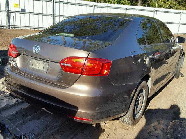3VW2K7AJ3CM302173 - 2012 VOLKSWAGEN JETTA BASE BROWN photo 4