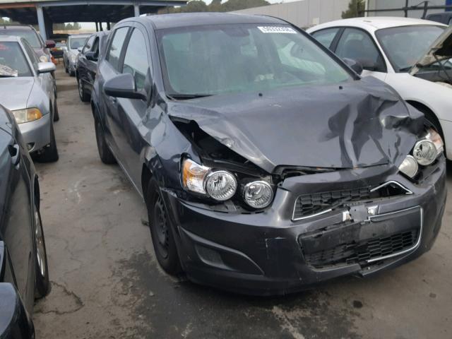 1G1JA6SG2D4199669 - 2013 CHEVROLET SONIC LS 灰色 照片 1