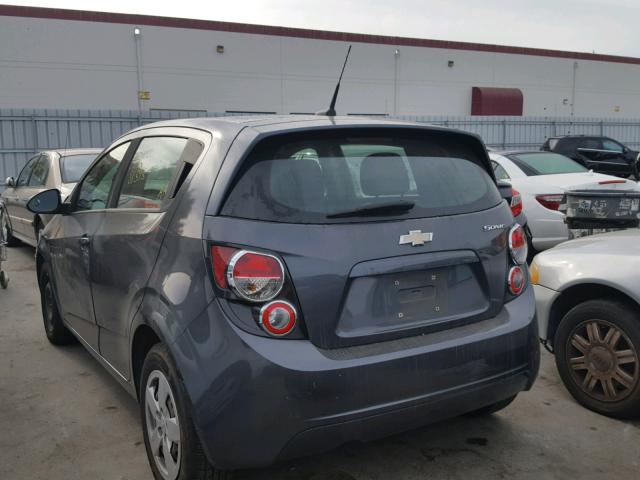 1G1JA6SG2D4199669 - 2013 CHEVROLET SONIC LS 灰色 照片 3