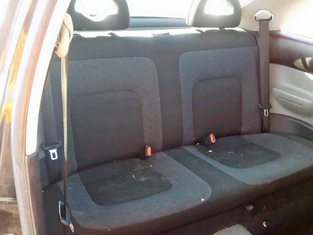 3VWBB61C5WM048045 - 1998 VOLKSWAGEN NEW BEETLE 黑色 照片 6