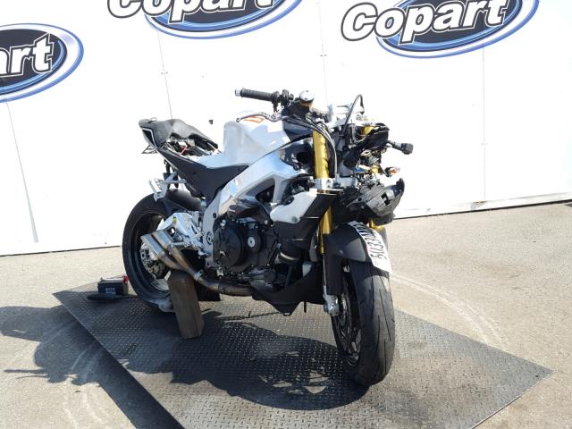 ZD4TYCB08FS000124 - 2015 APRILIA TUONO V4 A WHITE photo 1