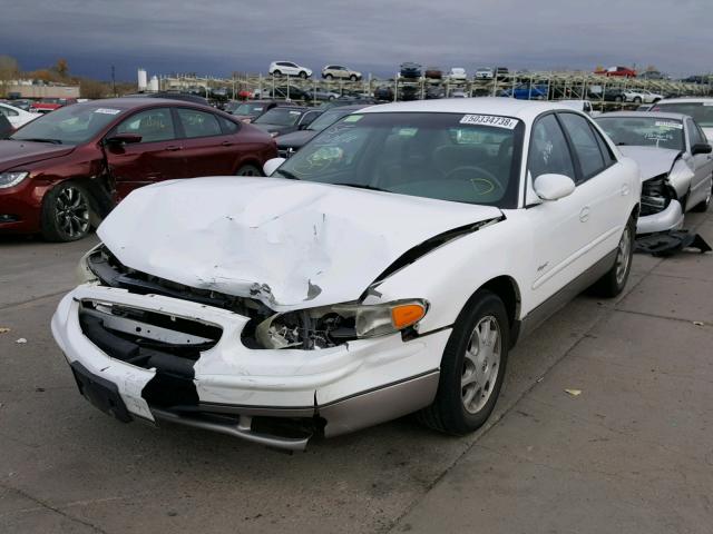 2G4WF5214X1448005 - 1999 BUICK REGAL GS WHITE photo 2