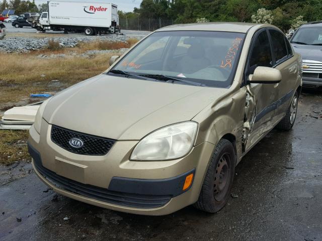 KNADE123976251040 - 2007 KIA RIO BASE GOLD photo 2