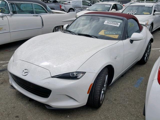 JM1NDAD76J0203631 - 2018 MAZDA MX-5 MIATA WHITE photo 2