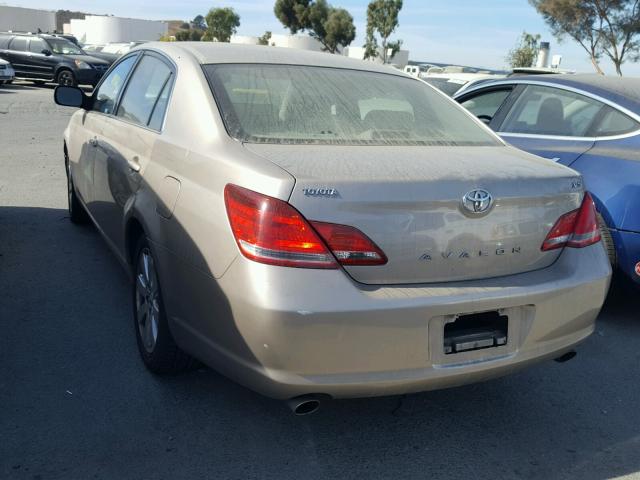 4T1BK36B05U042936 - 2005 TOYOTA AVALON XL TAN photo 3