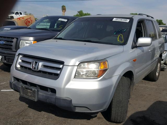 5FNYF182X8B025823 - 2008 HONDA PILOT VP SILVER photo 2