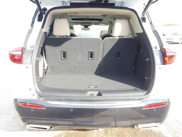 5GAEVBKW0JJ157786 - 2018 BUICK ENCLAVE PR WHITE photo 9