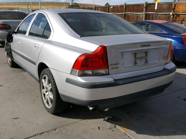 YV1RH59H942414789 - 2004 VOLVO S60 2.5T SILVER photo 3