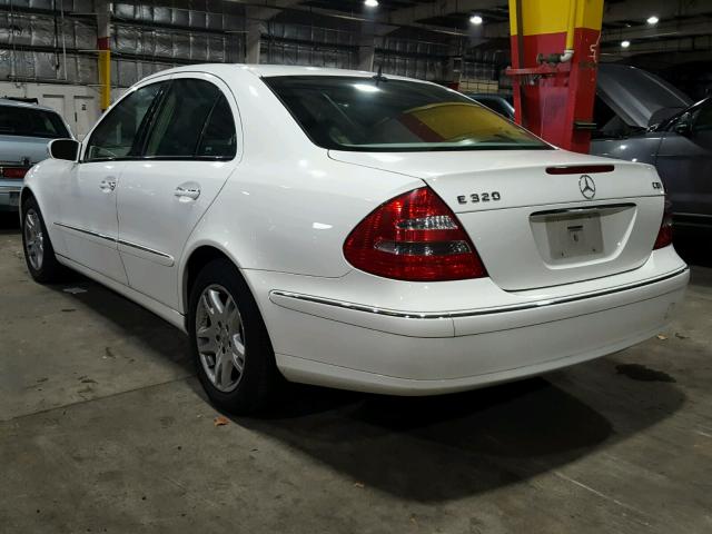 WDBUF26J35A704446 - 2005 MERCEDES-BENZ E 320 CDI WHITE photo 3