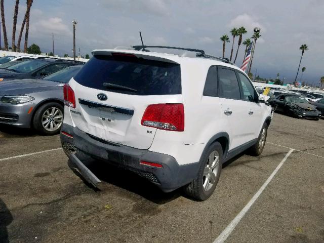 5XYKU3A61DG341781 - 2013 KIA SORENTO EX WHITE photo 4