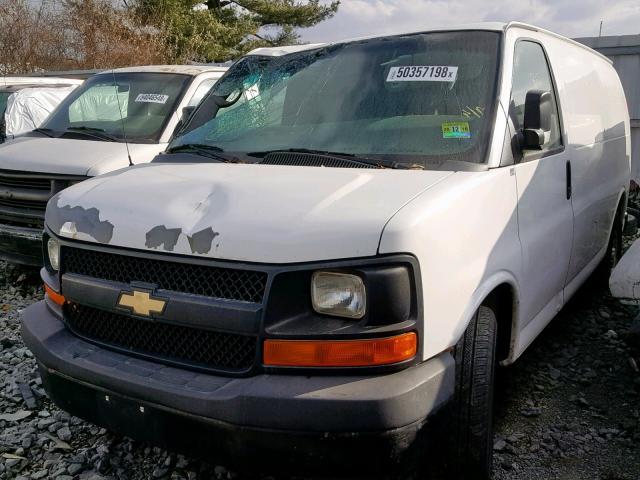 1GCUGADX7A1143808 - 2010 CHEVROLET EXPRESS G1 WHITE photo 2