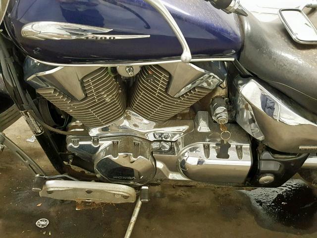 1HFSC52074A106848 - 2004 HONDA VT1300 S BLUE photo 7