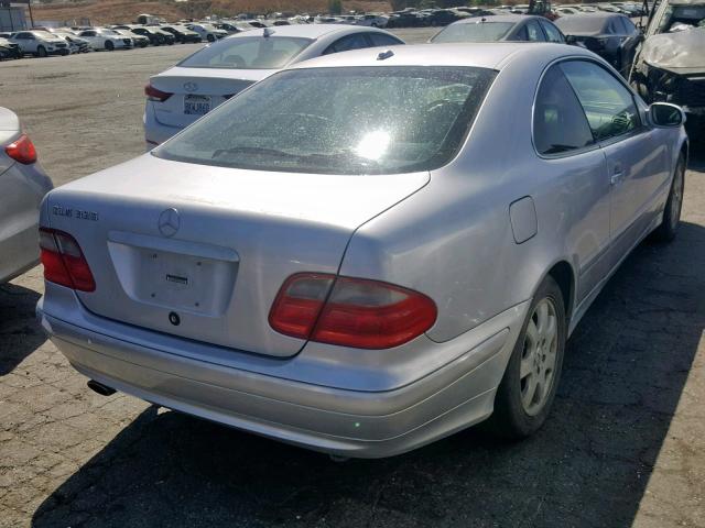 WDBLJ65G92T095094 - 2002 MERCEDES-BENZ CLK 320 SILVER photo 4