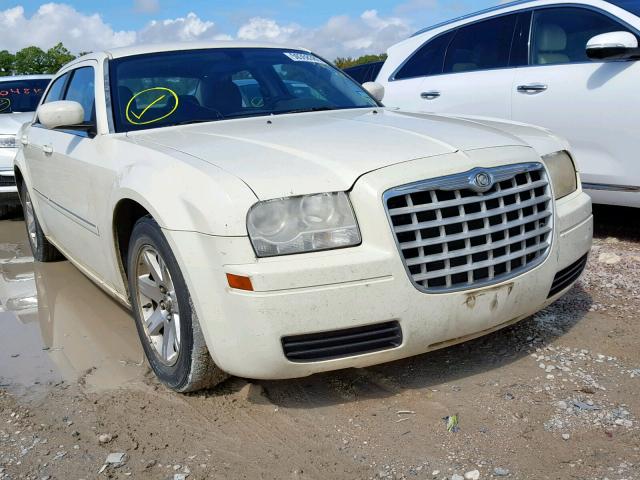 2C3LA43R37H838416 - 2007 CHRYSLER 300 WHITE photo 1