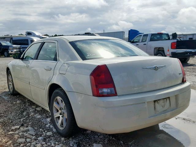 2C3LA43R37H838416 - 2007 CHRYSLER 300 WHITE photo 3