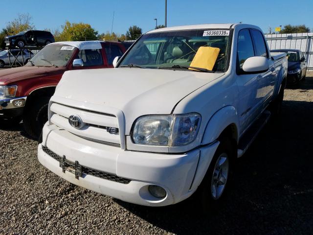 5TBDT48115S482522 - 2005 TOYOTA TUNDRA DOU WHITE photo 2