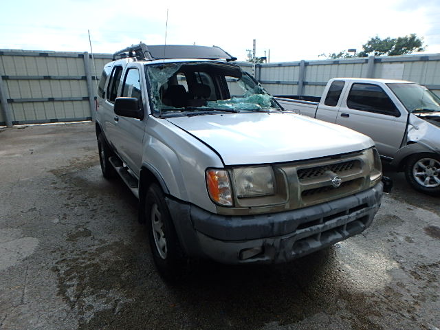 5N1ED28T8YC588143 - 2000 NISSAN XTERRA SILVER photo 1