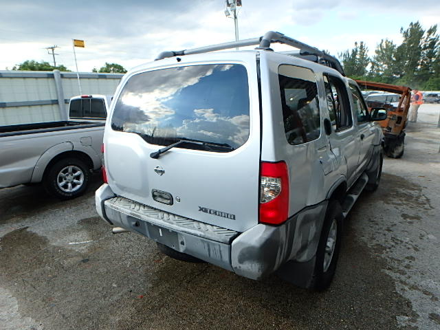 5N1ED28T8YC588143 - 2000 NISSAN XTERRA SILVER photo 4