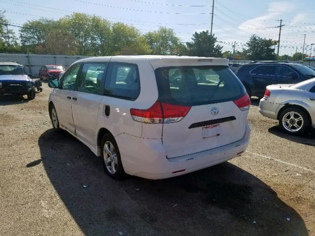 5TDZK3DC2BS064774 - 2011 TOYOTA SIENNA WHITE photo 3