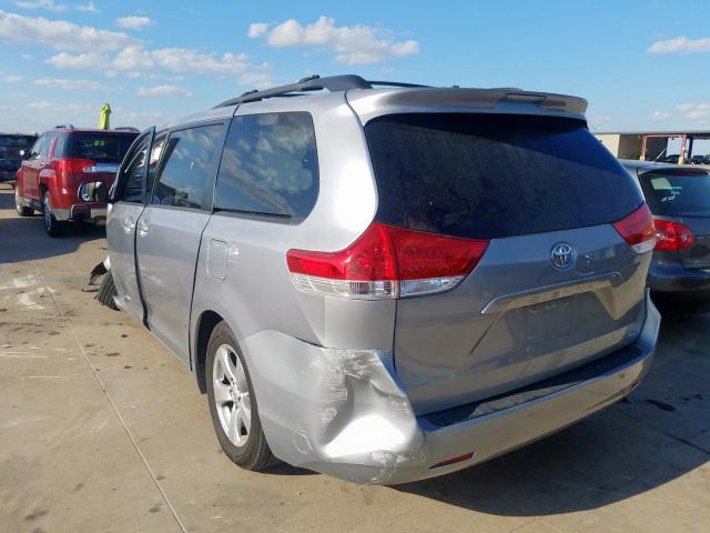 5TDKK3DC8CS229262 - 2012 TOYOTA SIENNA LE SILVER photo 3