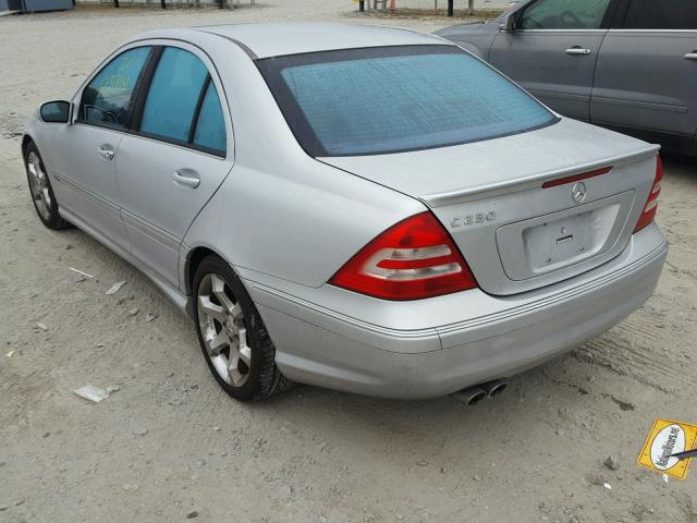 WDBRF52H47F928275 - 2007 MERCEDES-BENZ C 230 SILVER photo 3