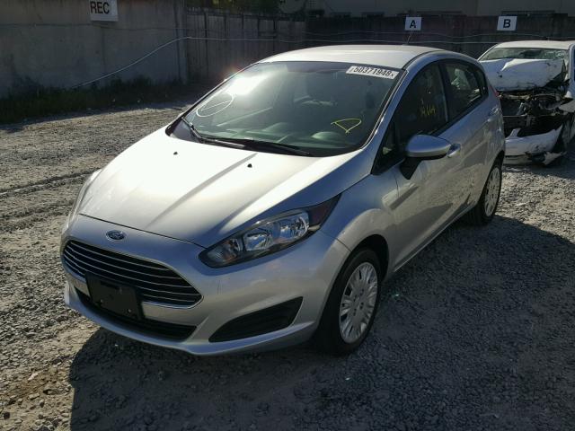 3FADP4TJ8GM169933 - 2016 FORD FIESTA S SILVER photo 2