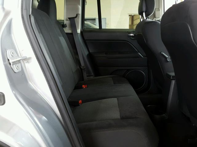 1C4NJCBAXGD612137 - 2016 JEEP COMPASS SP 银色 照片 6