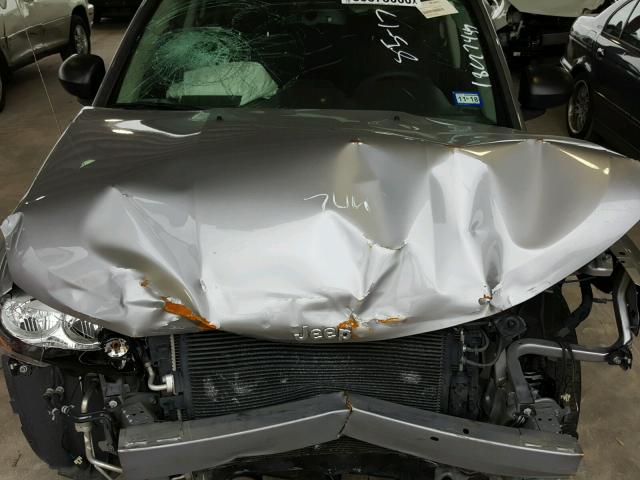 1C4NJCBAXGD612137 - 2016 JEEP COMPASS SP 银色 照片 7