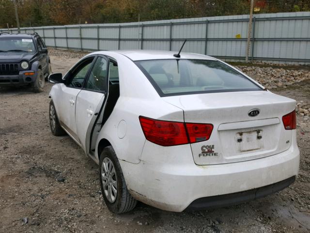 KNAFU4A24D5727539 - 2013 KIA FORTE EX WHITE photo 3