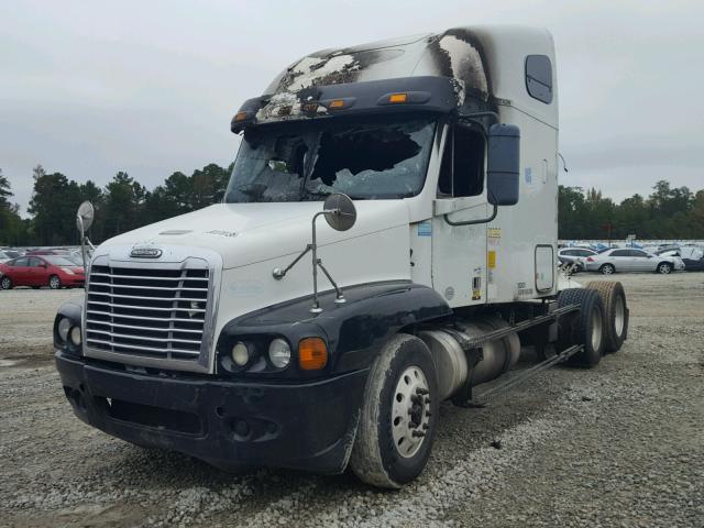 1FUJBBDRXADAP1246 - 2010 FREIGHTLINER CONVENTION WHITE photo 2