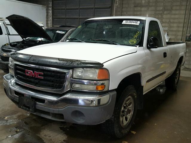 1GTEK14T25E193062 - 2005 GMC NEW SIERRA WHITE photo 2