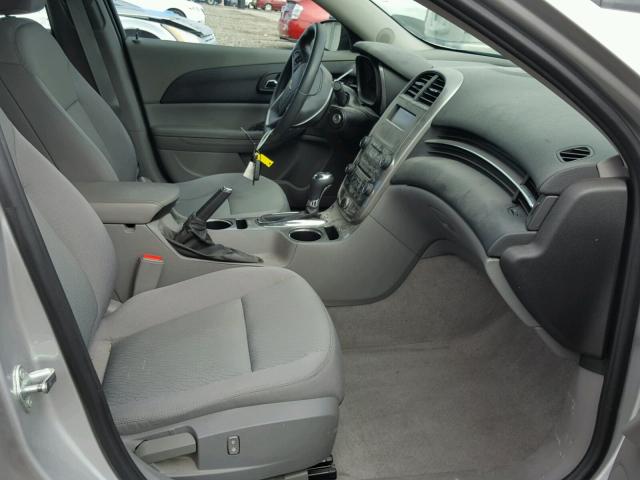 1G11B5SL2FF194175 - 2015 CHEVROLET MALIBU LS 银色 照片 5