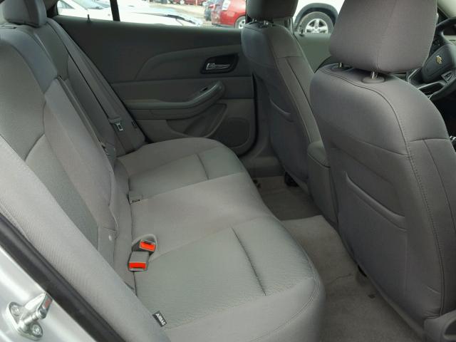1G11B5SL2FF194175 - 2015 CHEVROLET MALIBU LS 银色 照片 6