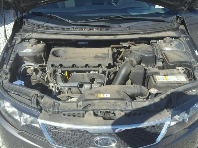 KNAFU4A21D5725893 - 2013 KIA FORTE EX GRAY photo 7