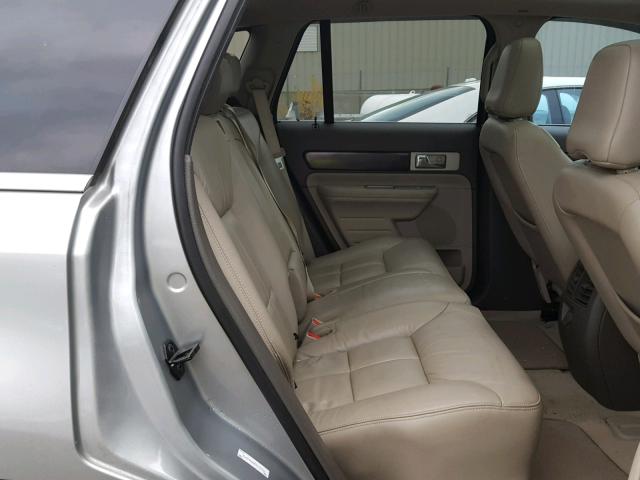 2LMDU88C87BJ33066 - 2007 LINCOLN MKX GRAY photo 6