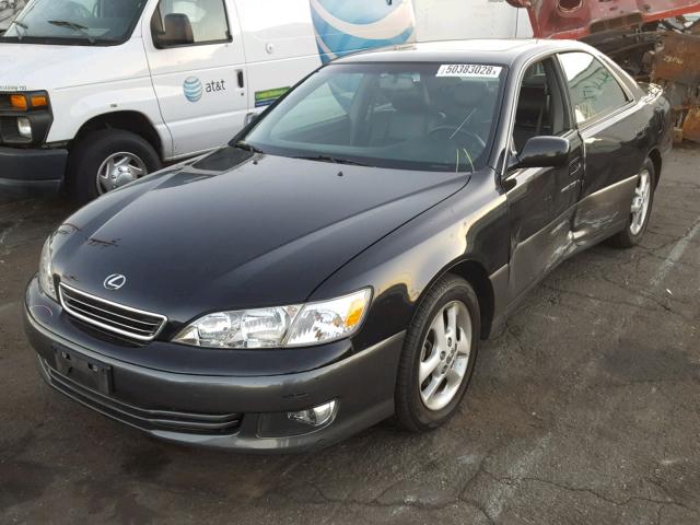 JT8BF28G310304069 - 2001 LEXUS ES 300 BLACK photo 2