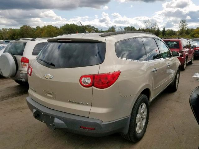 1GNEV23D39S155071 - 2009 CHEVROLET TRAVERSE L GOLD photo 4