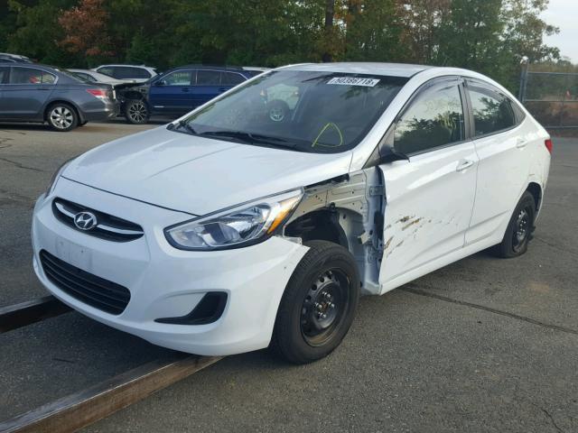 KMHCT4AE3GU138443 - 2016 HYUNDAI ACCENT SE WHITE photo 2