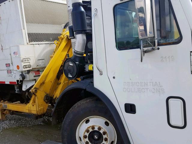 1M2AU04CXGM010210 - 2016 MACK 600 LEU600 WHITE photo 6