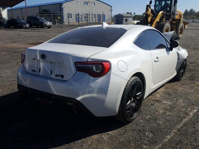 JF1ZNAA12H8709540 - 2017 TOYOTA 86 BASE WHITE photo 4