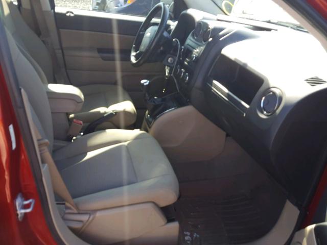 1J4NF4FB9AD505592 - 2010 JEEP COMPASS SP 栗色 照片 5